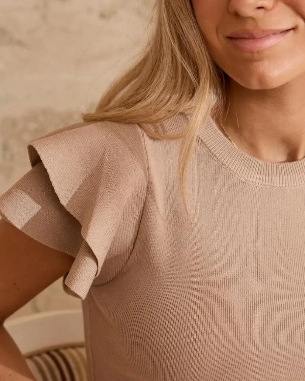Polin et moi Punto|Camisetas Y Tops*Top volante manga Jordils beige